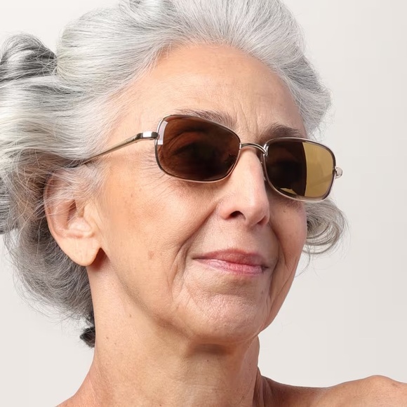 New, LOEWE Sunglasses LW40159U 32G, Authentic - Picture 2 of 8